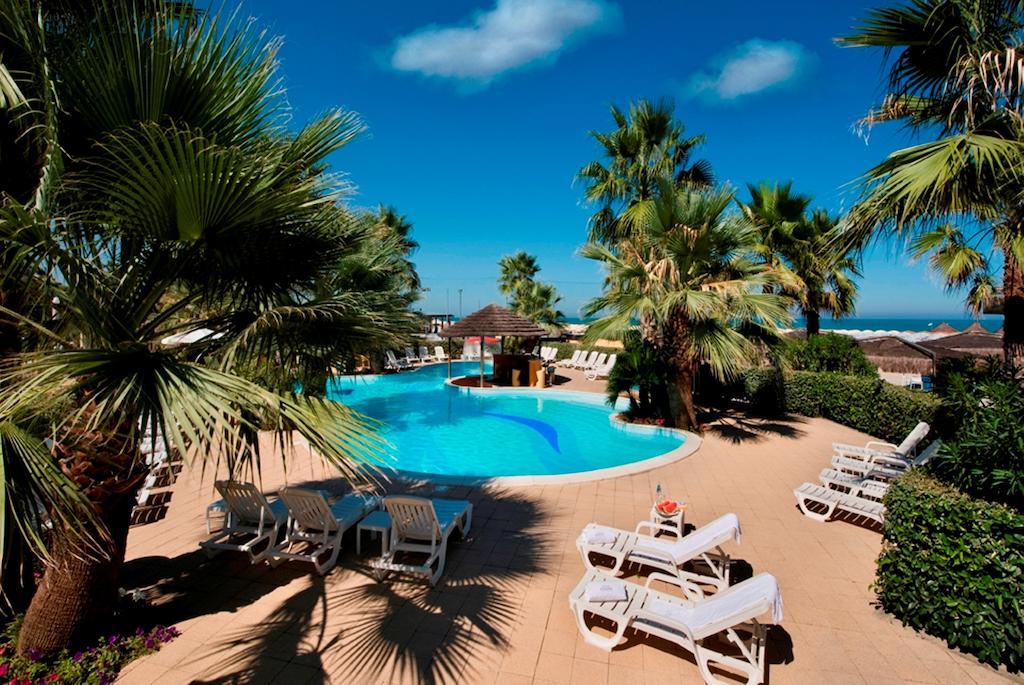 Hotel Europa Beach Village Giulianova Eksteriør billede