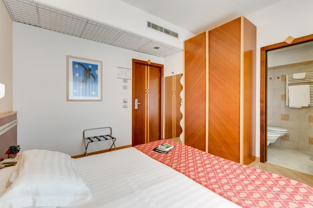 Hotel Europa Beach Village Giulianova Værelse billede