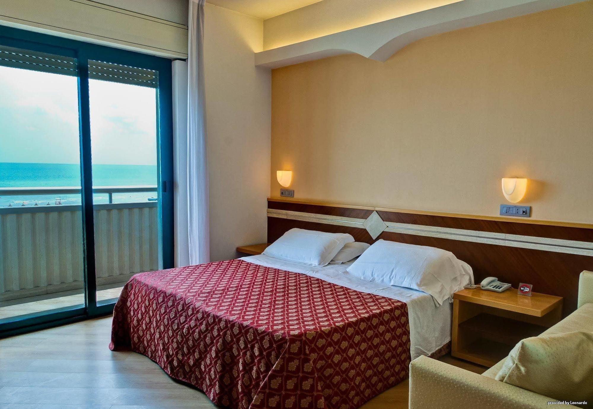 Hotel Europa Beach Village Giulianova Eksteriør billede