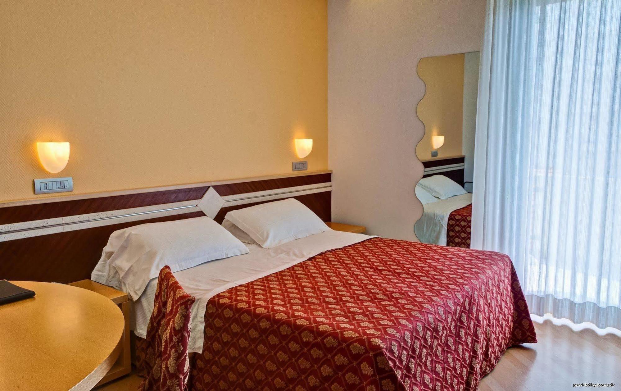 Hotel Europa Beach Village Giulianova Eksteriør billede