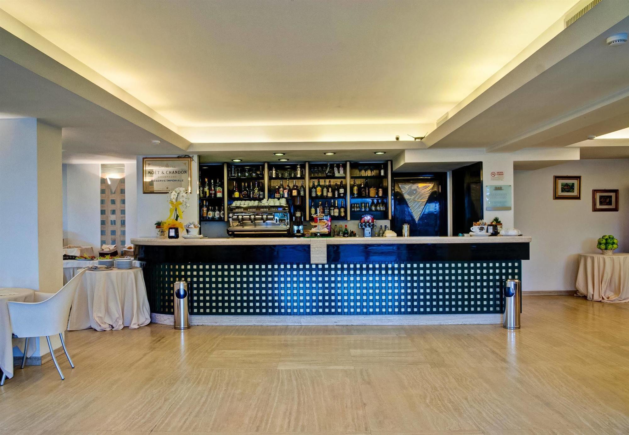 Hotel Europa Beach Village Giulianova Eksteriør billede