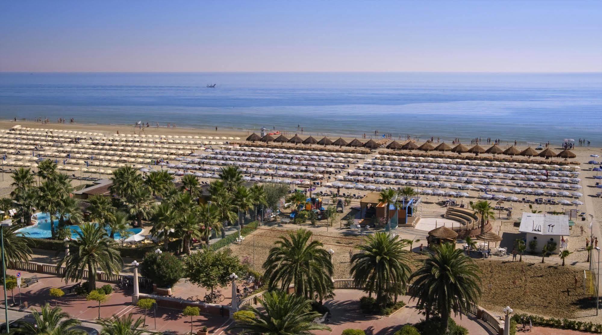 Hotel Europa Beach Village Giulianova Eksteriør billede