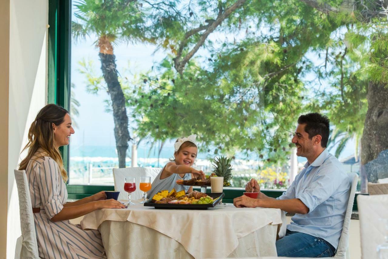 Hotel Europa Beach Village Giulianova Eksteriør billede
